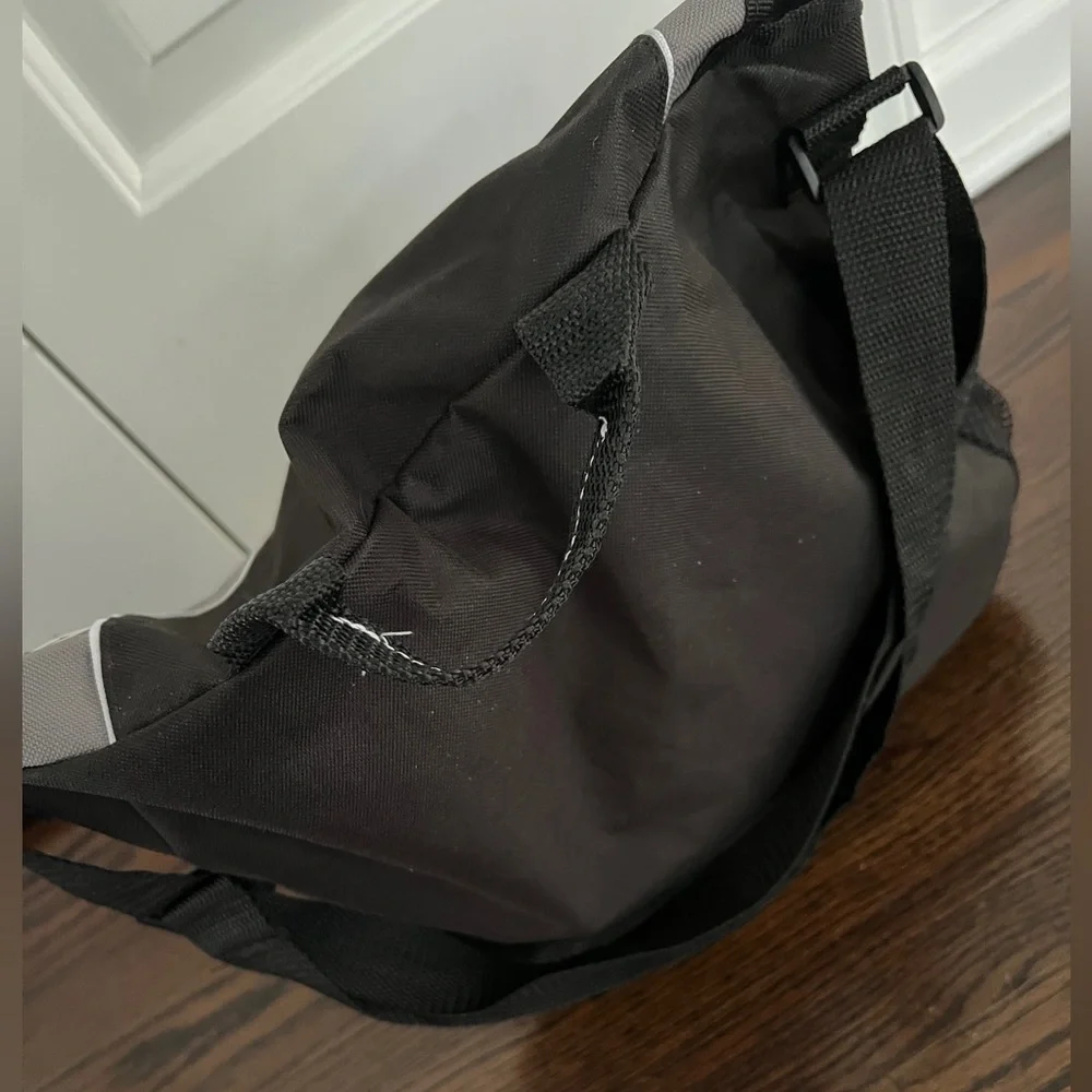 Leeds Bolt Urban Messenger Bag black Engie Unisex nWOT canvas